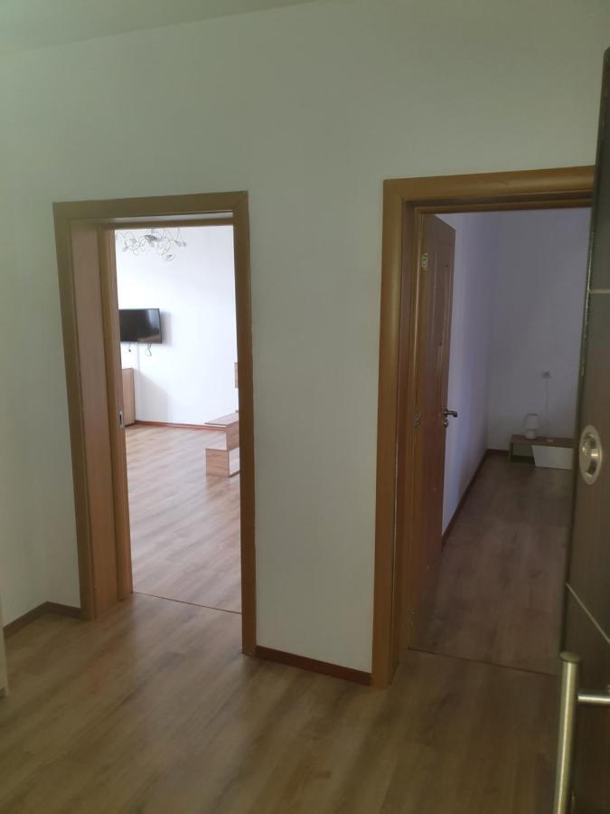 The Center Apartments Comfort Sandanski Ngoại thất bức ảnh